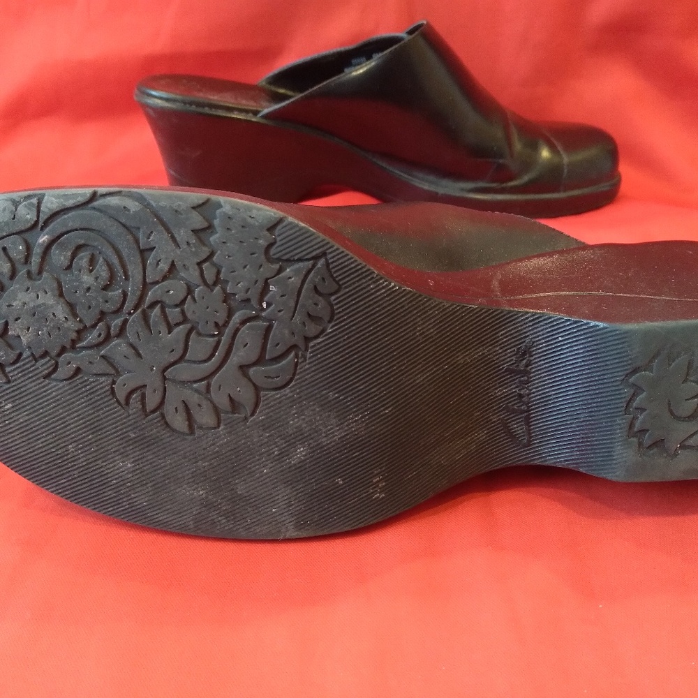 Clarks Clogs Size 9M - Picture 6 of 7